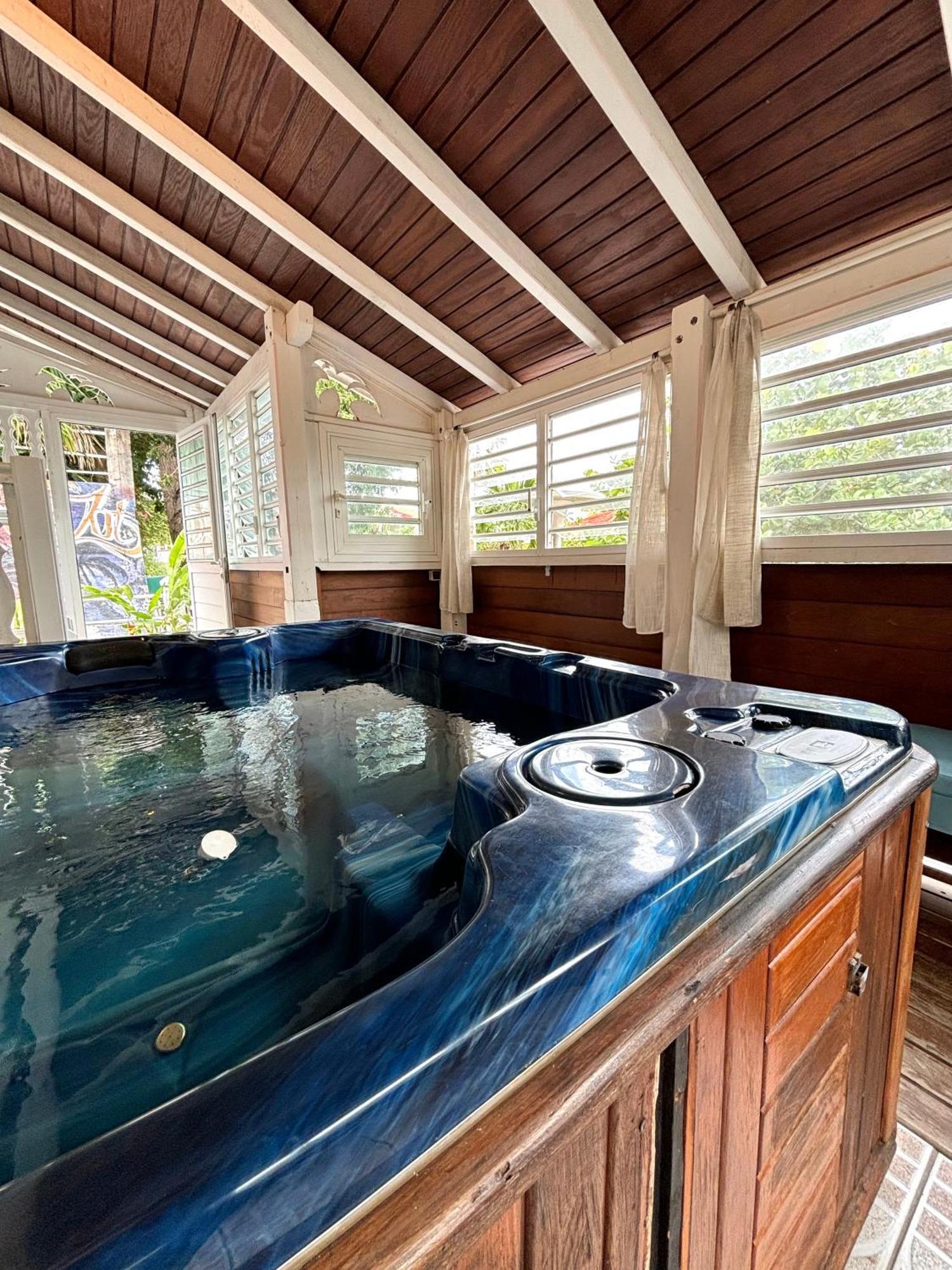 Le Nid De Lorhila - Jacuzzi, Piscine, Plage Sainte-Anne  Εξωτερικό φωτογραφία